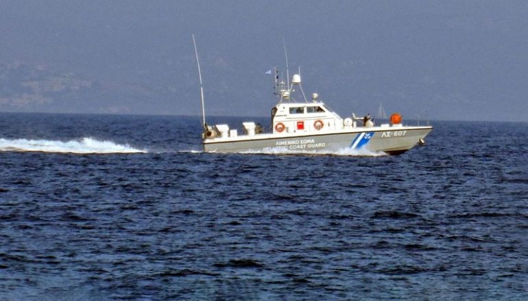 E RËNDË NË GREQI/ Mbytet anija me emigrantë në Samos, 1 viktimë dhe 4 të zhdukur
