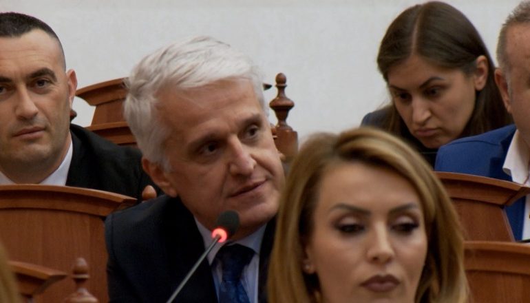KUVEND/ Majko debat me Bardhin: Të gjitha lëvizjet anti-sistem ju kanë nxjerrë nga sistemi! S’keni të ardhme