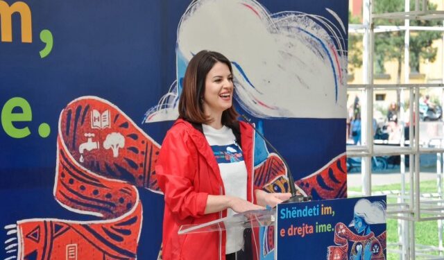 DITA BOTËRORE E SHËNDETIT/ Ministrja Koçiu: Po punojmë për krijimin e qendrave të mjekësisë familjare në të gjithë vendin