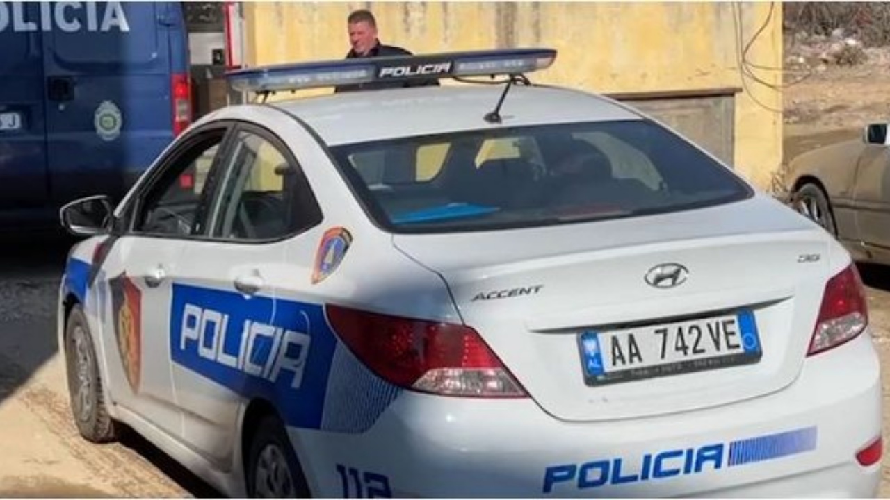 E RËNDË/ Personi i shpallur në kërkim kërcënon me armë punonjësit e Task Forcës në Pogradec (EMRI)