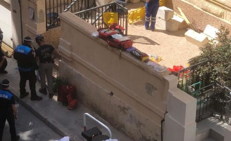 TRAGJIKE/ Shembet çatia e ndërtesës në Maltë, vdes punëtori shqiptar, plagoset tjetri