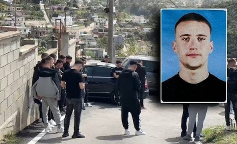 SHERRI PËR NJË VAJZË/ Gjykata e Tiranës cakton masën e sigurisë për katër të arrestuarit për vrasjen e 18-vjeçarit në Shkozë