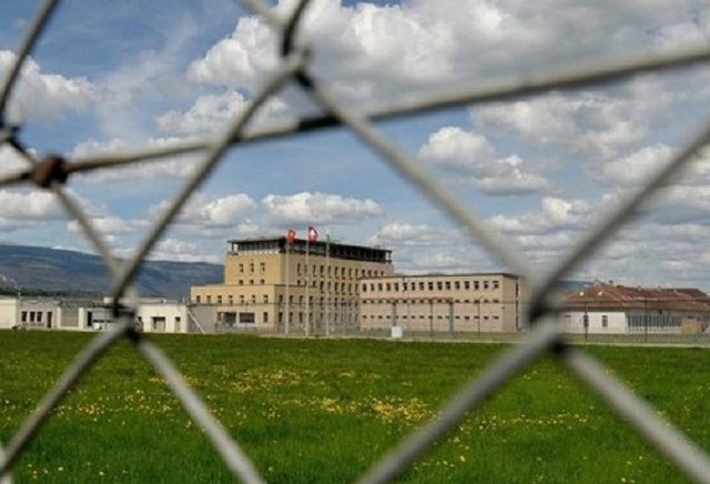 NGA DROGA E PROSTITUCIONI DERI TEK VRASJET/ Shqiptarët "pushtojnë" burgjet zvicerane, renditen në krye të listave