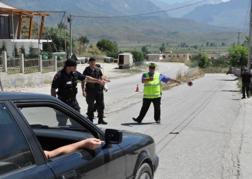 SHKELËN RREGULLAT E QARKULLIMIT/ 17 të arrestuar, Policia Rrugore e Tiranës bën bilancin e javës