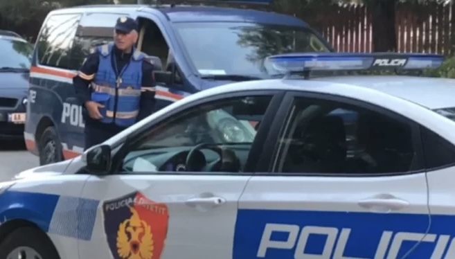 DHUNUAN 50-VJEÇARIN/ Dy të arrestuar në Gramsh, çfarë gjeti policia në banesën e njërit prej tyre