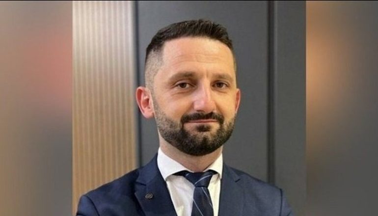 U ARRESTUA SE KOPJOI TË DHËNAT/ Si u zbulua Drejtorit i IT në Polici! U fiksua nga kamerat ditën e ndërhyrjes në sistem, Ervin Muça e mohon