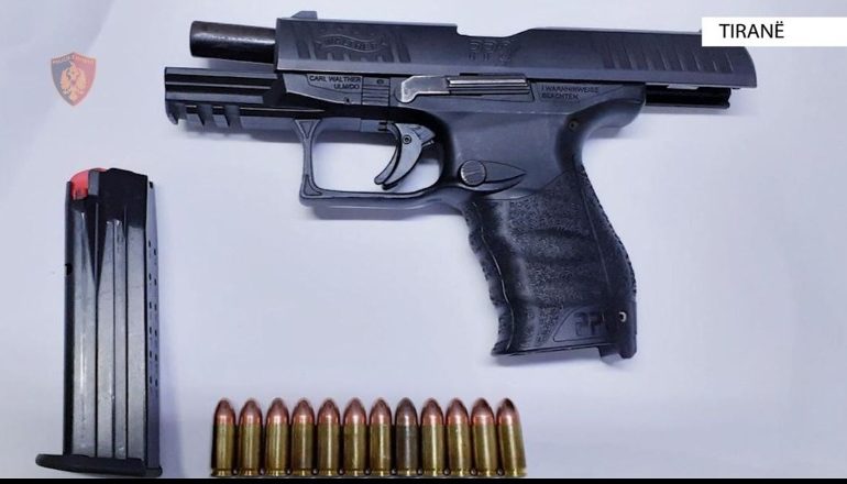 KAPET MAT/ Me pistoletë me vete, arrestohet 27-vjeçari në Tiranë