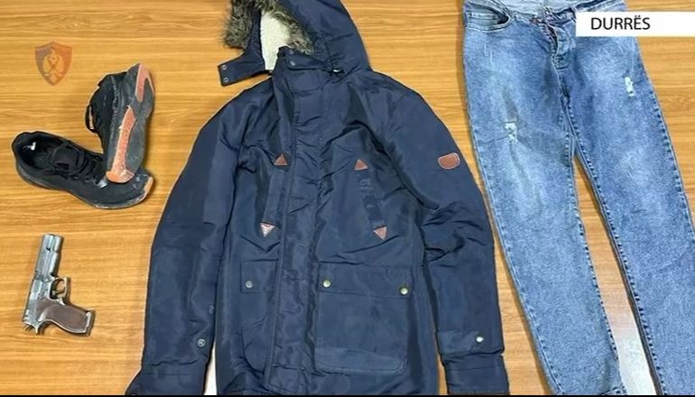 TENTOI TË VIDHTE NJË PIKË KËMBIMI VALUTOR NË DURRËS/ Vihet në pranga 30-vjeçari, sekuestrohet pistoleta lodër