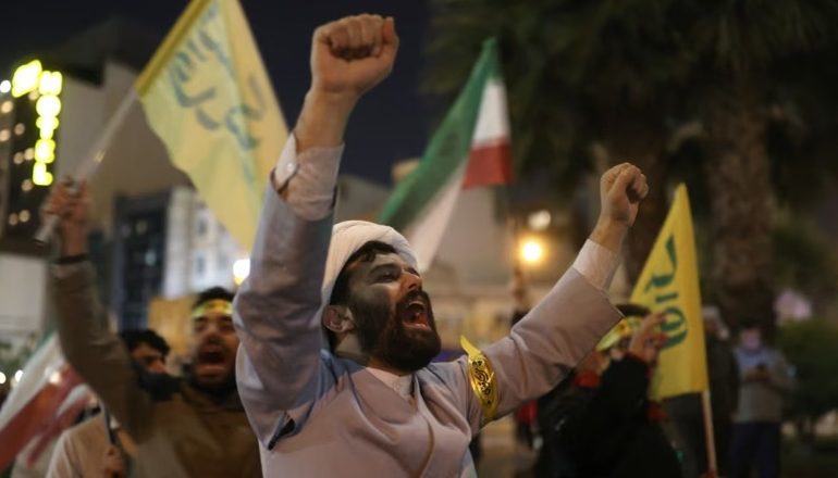 FOTOLAJM/ Iranianët festojnë pas sulmeve ajrore kundër Izraelit