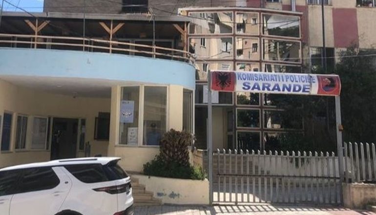 QARKULLONTE ME DOZA KANABISI DHE THIKË NË MAKINË/ Arrestohet në flagrancë polaku 46-vjeçar në Sarandë