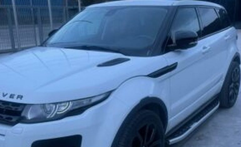 NUK NDALET “GJUETIA” E RANGE ROVER/ Vidhet një tjetër automjet në Durrës, ja çfarë rezultoi nga kamerat e sigurisë