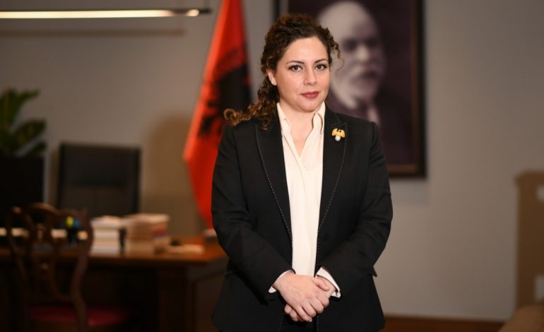 MANDATI I OLTA XHAÇKËS/ Opozita dorëzon padi në Gjykatën Kushtetuese pas votimit “kundër” në Kuvend