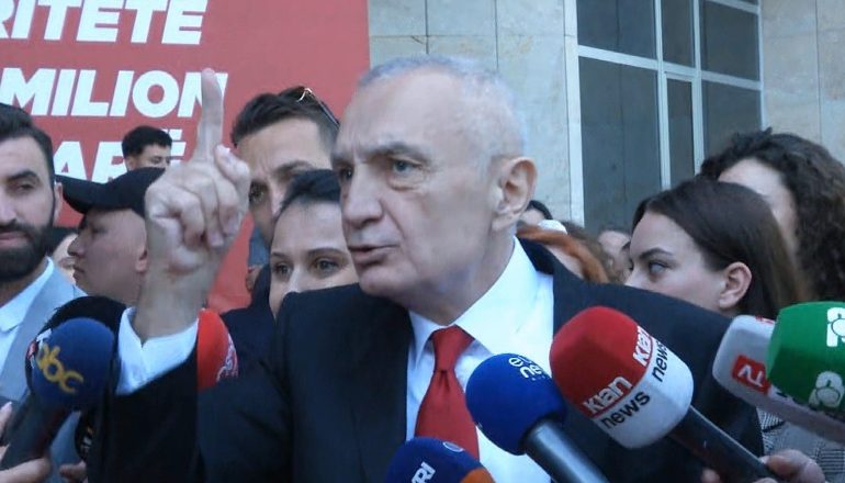NUK PËRMBAHET PARA KONVENTËS/ Meta: Hajde hipim tek hekuri dhe bëjmë intervistë