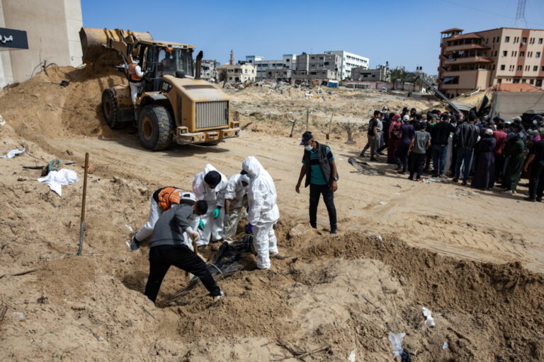 LUFTA NË IZRAEL/ Mbi 280 trupa në varrezat masive në Spitalin Nasser