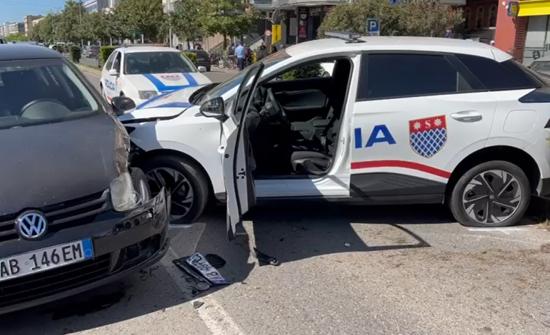 VIDEOLAJM/ Makina e policisë shkakton aksident në Shkodër, përplaset me…