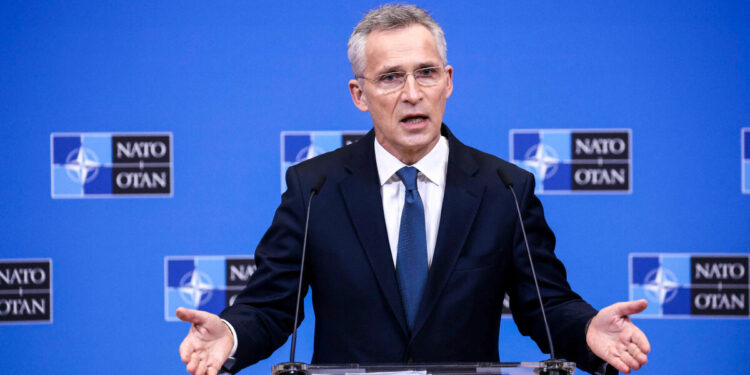 TAKIMII MINISTRAVE TË JASHTËM TË NATO-S/ Stoltenberg kërkon 100 miliardë euro për 5 vjet për Ukrainën