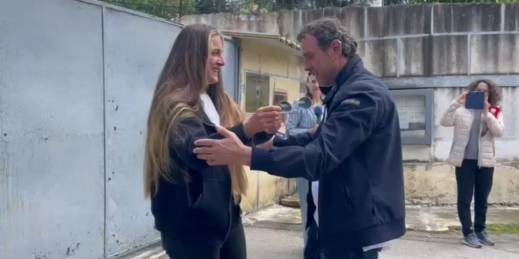 “MBAROI O JETA IME”/ Përfitoi nga Amnistia, lirohet nga qelitë e burgut edhe një vajzë