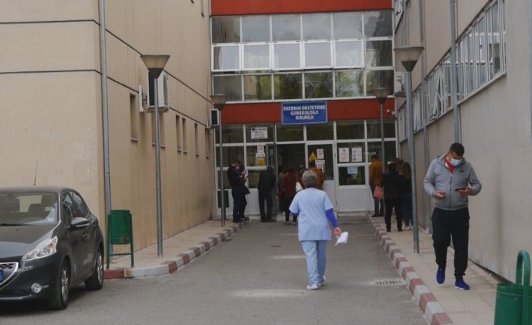 E RËNDË/ U plagos teksa ishte i dehur, ndërron jetë 27-vjeçari në Elbasan