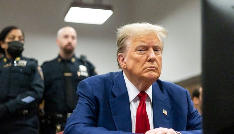 “AI ËSHTË GANGSTER”/ Trump gjobitet nga gjykata e Nju Jorkut, kërcënohet me burgosje