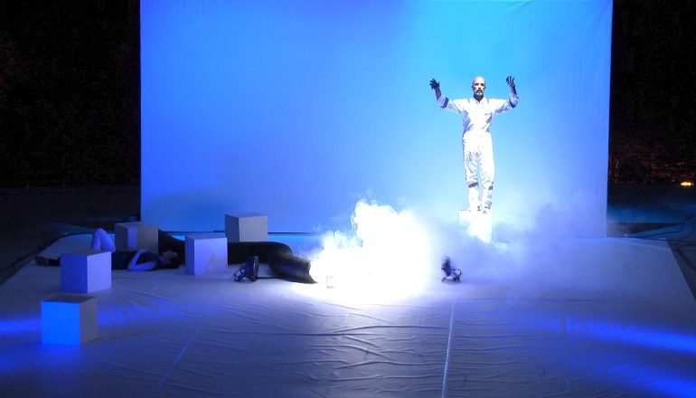 ÇELET JAVA KULTURORE GREKE/ Performanca moderne bazuar mbi mitin e Letos te Amfiteatri