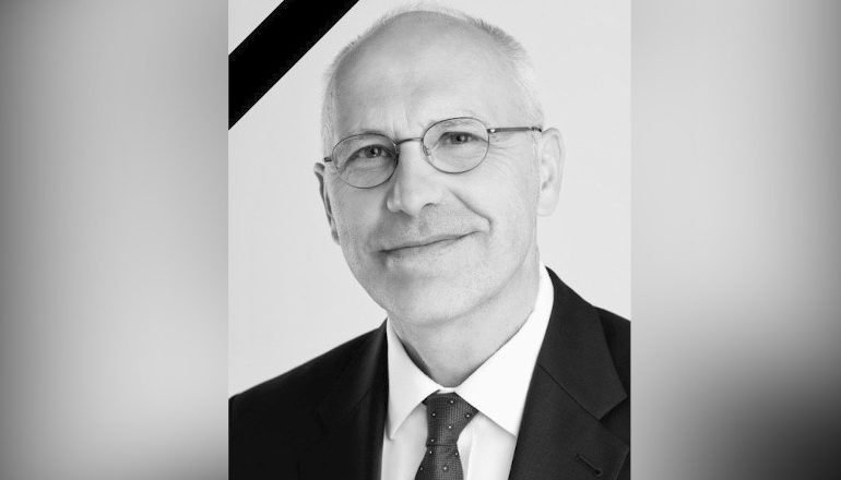 E TRISHTË/ Ndahet nga jeta ish ambasadori gjerman në Tiranë Peter Zingraf