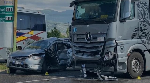 AKSIDENT NË AKSIN MILOT-LEZHË/ Dërgohet drejt Traumës polici i plagosur
