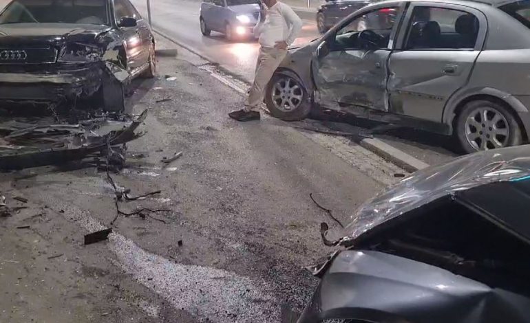 AKSIDENT I TREFISHTË NË VLORË/ Ishte nisur drejt spitalit, makina përplaset me dy mjete të tjera