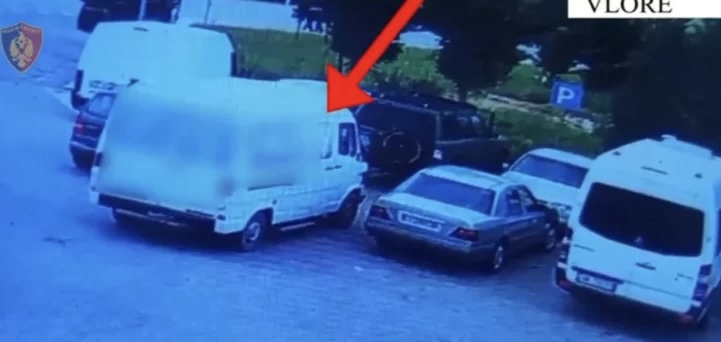 NDODH EDHE KJO/ I dehur në rrugë, vjedh një furgon dhe largohet: Arrestohet 51-vjeçari në Vlorë