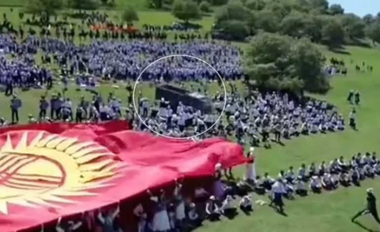 PAMJET E FRIKSHME/ Shoferi harroi të ngrinte frenat e dorës, kamioni merr para turmën e nxënëse