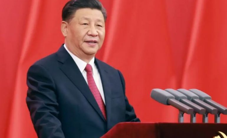 XI JIPNING MBËRRIN SOT NË PARIS/ Vizita e tij të parë në Europë që nga 2019