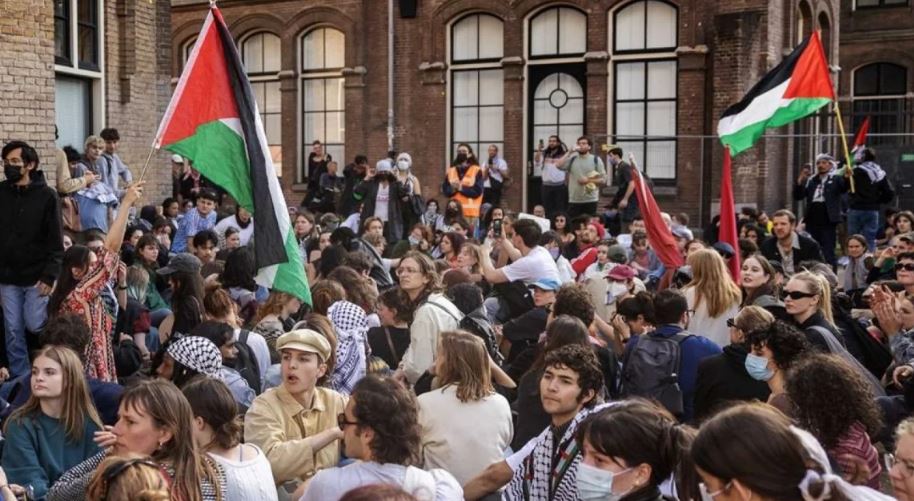 TENSIONE DHE PËRPLASJE ME POLICINË/ Protestë pro Gazës, 32 të arrestuar në universitetet në Amsterdam
