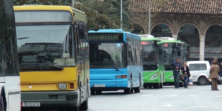 JEP LAJMIN E MIRË/ Veliaj: Nga 1 janari 2025, autobusët falas për pensionistët