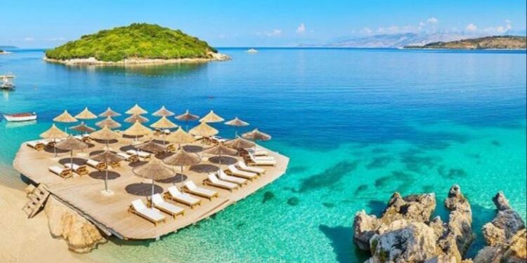 "PARAJSË..."/ Revista argjentinase ‘Lagunas’: Riviera Shqiptare, destinacioni i pushimeve në 2024