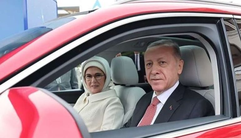 LIGJI NË TURQI/ Zyrtarët do të përdorin vetëm makina që prodhohen në vend