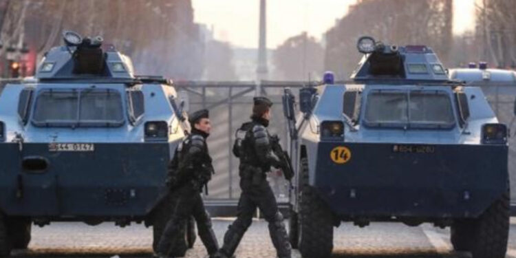 VRITEN DY POLICË NË FRANCË/ Arratiset i burgosuri që po transportonin me furgon