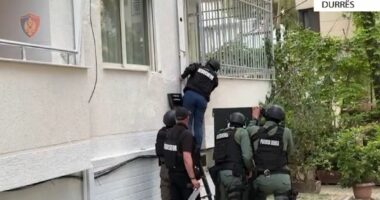 PAMJET/ Mbajti peng dy fëmijët e mitur në Durrës dhe qëlloi me armë drejt RENEA-s, arrestohet babai