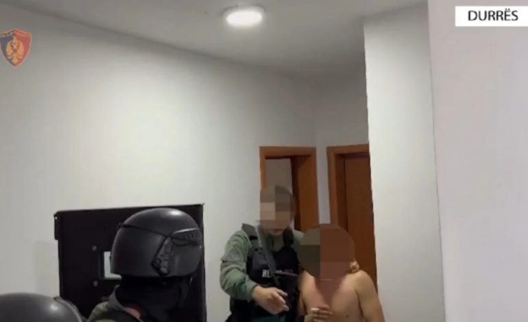 DETAJET NGA TERRORI NË DURRËS/ Babai që mori peng fëmijët dyshohet se ishte nën efektin e drogës, gruaja u largua jashtë vendit