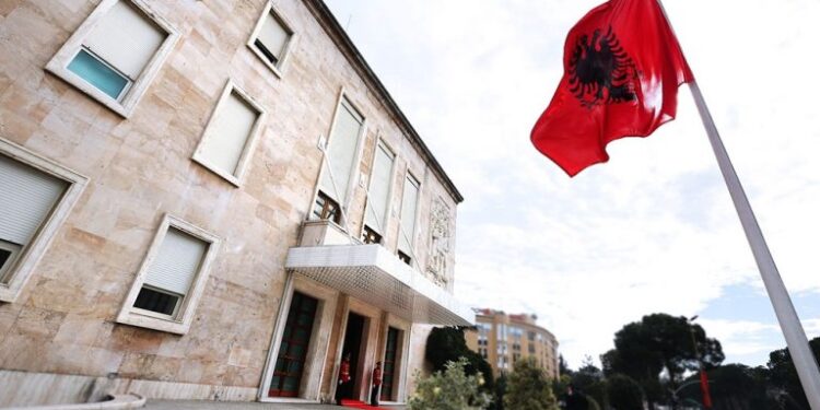 ËSHTË ALEATE E PUTIN/ Shqipëria pezullon marrëveshjen për heqjen e vizave me Bjellorusinë