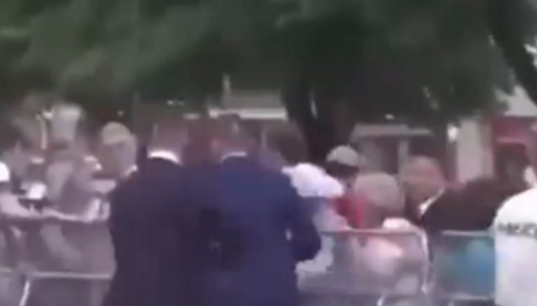VIDEOLAJM/ Momenti kur kryeministri sllovak qëllohet me armë zjarri