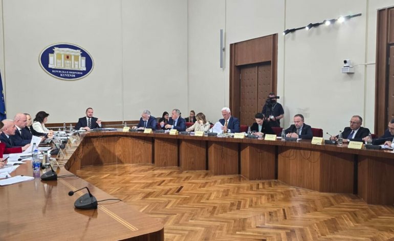 KOMISIONI PËR TIMS/ Socialistët thirrje që të votohet kërkesa e Ballës për dëshmi me dyer të mbyllura, Salianji: Të vijë vetë…
