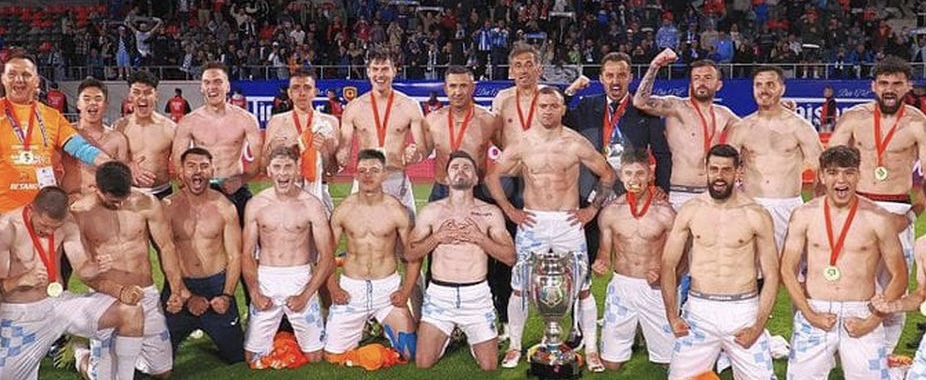 MOMENT HISTORIK/ Skuadra e Kategorisë së Dytë fiton Kupën në Rumani dhe kualifikohet në Ligën e Europës