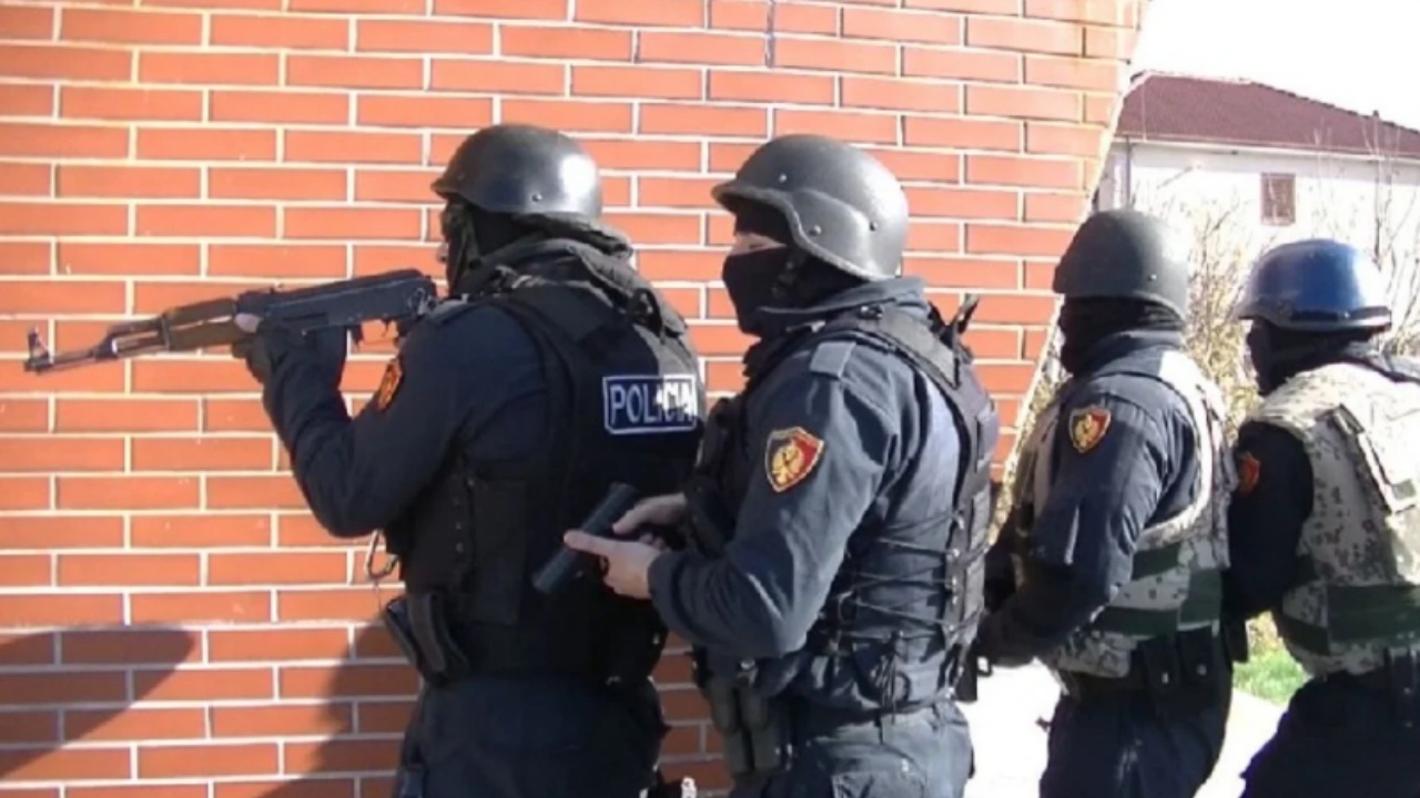 DETAJET E PARA/ Me urdhër të SPAK, policia aksion në 5 qytete