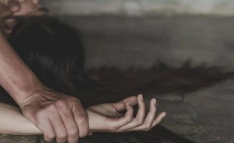“MË GRISI RROBAT”/ Dëshmia e grekes që i shpëtoi përdhunimit nga shqiptari: Ishte i dehur, më kapi me forcë dhe…