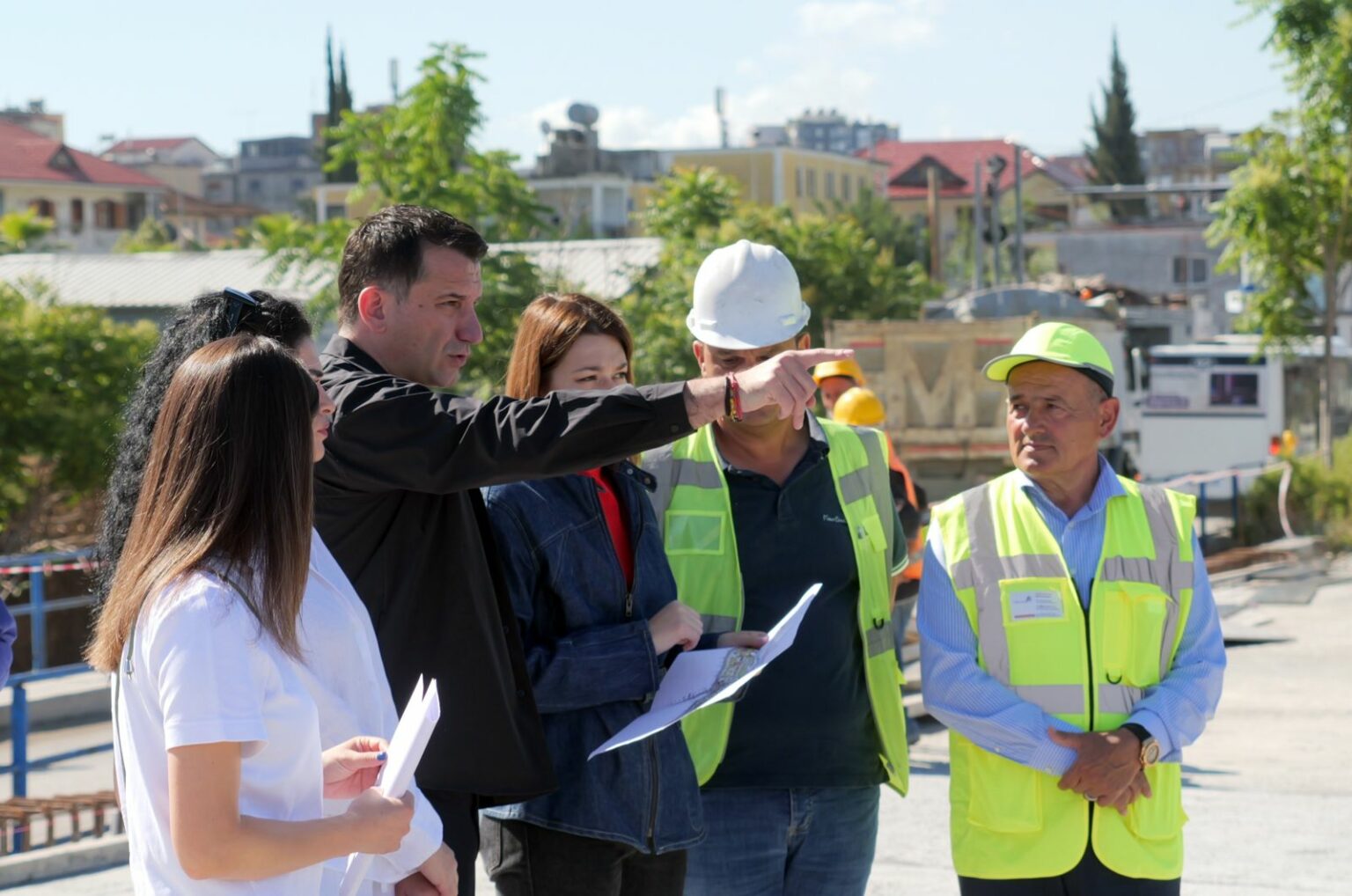 INSPEKTON PUNIMET NË URËN E BABRROIT/ Veliaj: Bashkon Tiranën dhe Kamzën si infrastrukturë, por edhe ekonomi
