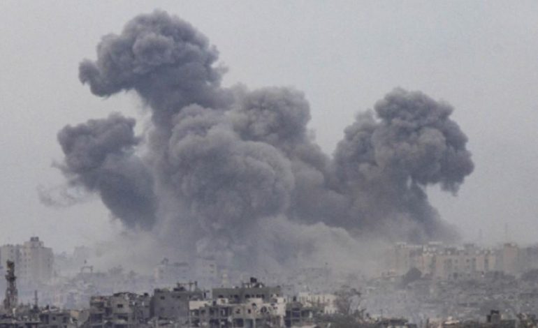 NUK NDALET LUFTA/ 16 të vdekur nga sulmet izraelite ne Rafah