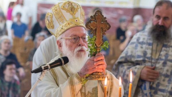 PAHKA ORTODOKSE/ Kryepeshkopi Anastas Janullatos mesazh urimi: Le të ecim me durim në betejën që na pret