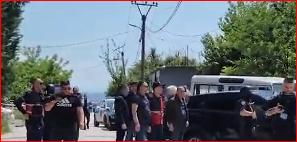 VRASJA E POLICIT/ RENEA zbarkon në Fier, blindon zonën