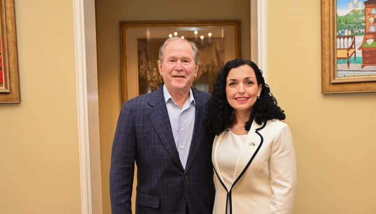 VJOSA OSMANI TAKIM ME GEORGE W BUSH/ Presidentja: Mbetet mik dhe mbështetës i popullit të Kosovës