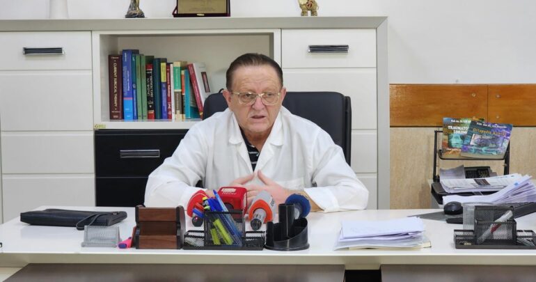 DHUNA NDAJ AFOKATIT SOKOL MËNGJESI/ Flet Shefi i Urgjencës te Spitali i Traumës: Ka dëmtime në kokë, orët në vijim vendimtare