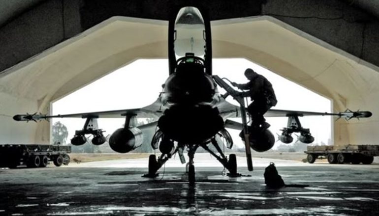 “NEPËRKAT FLUTURUESE”/ Çfarë ndikimi do të kenë aeroplanët F-16 në luftën kundër Rusisë?